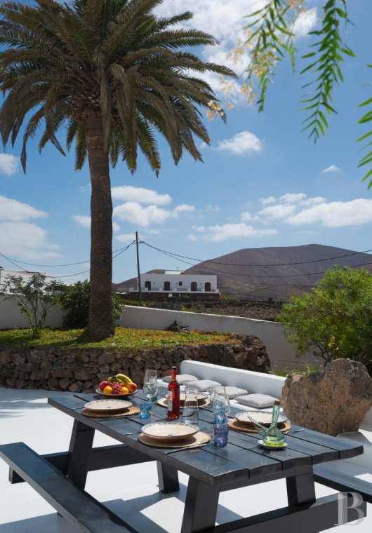 An old finca renovated in a contemporary style on the island of Lanzarote, in the Canary Islands - photo  n°21